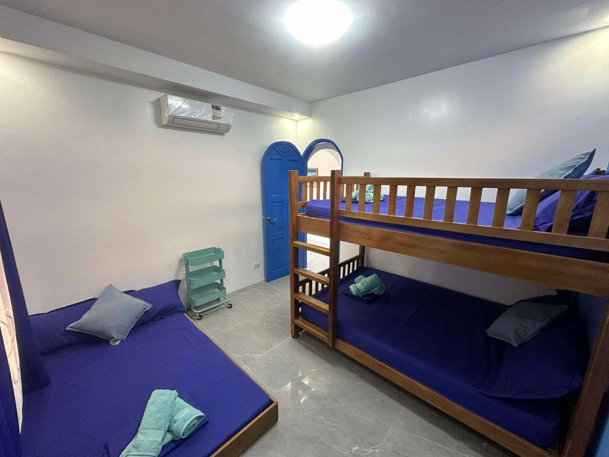 Aina Hannah Family Resort'S Greek Unit Calatagan Екстер'єр фото